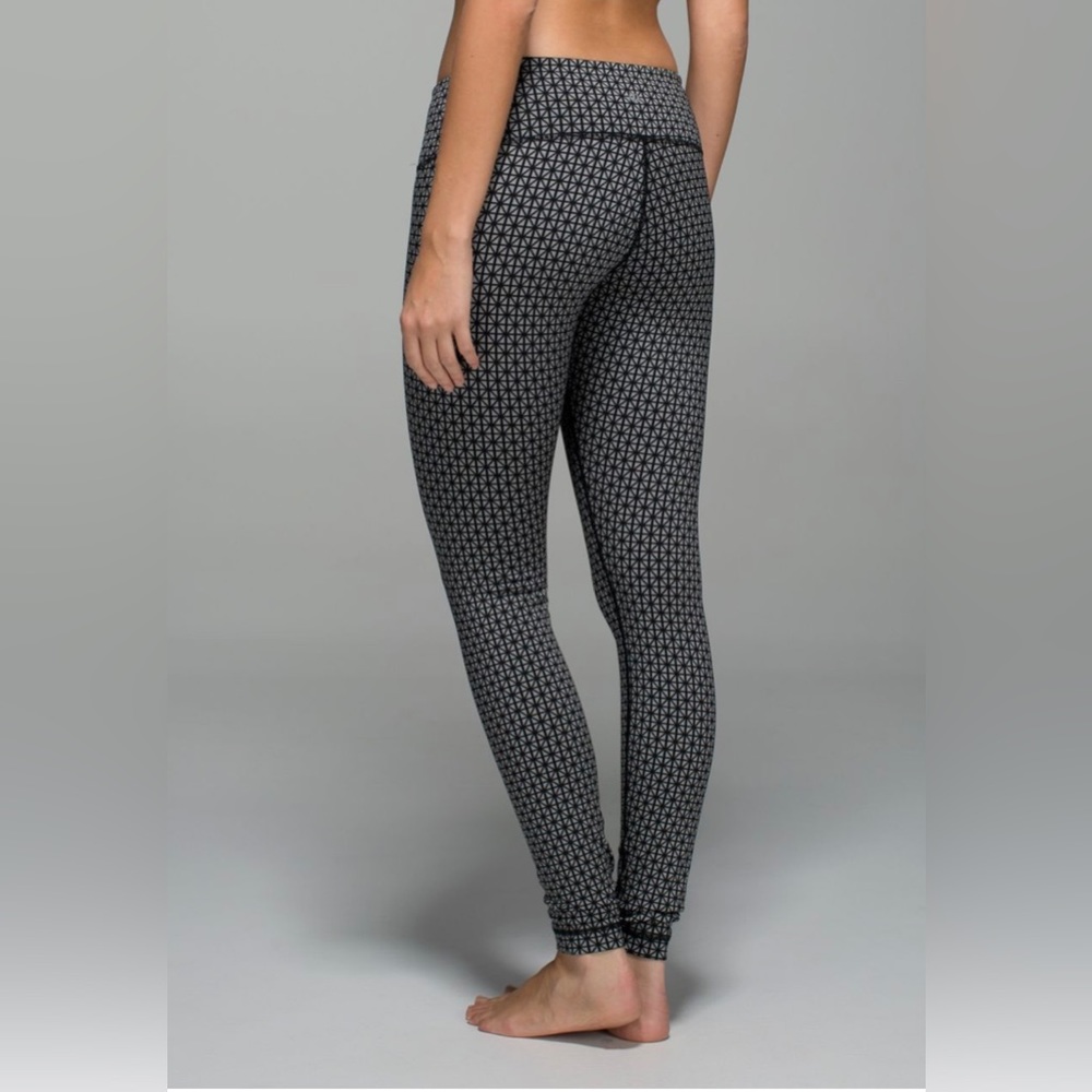 Lululemon mid rise wunder under pant size 8